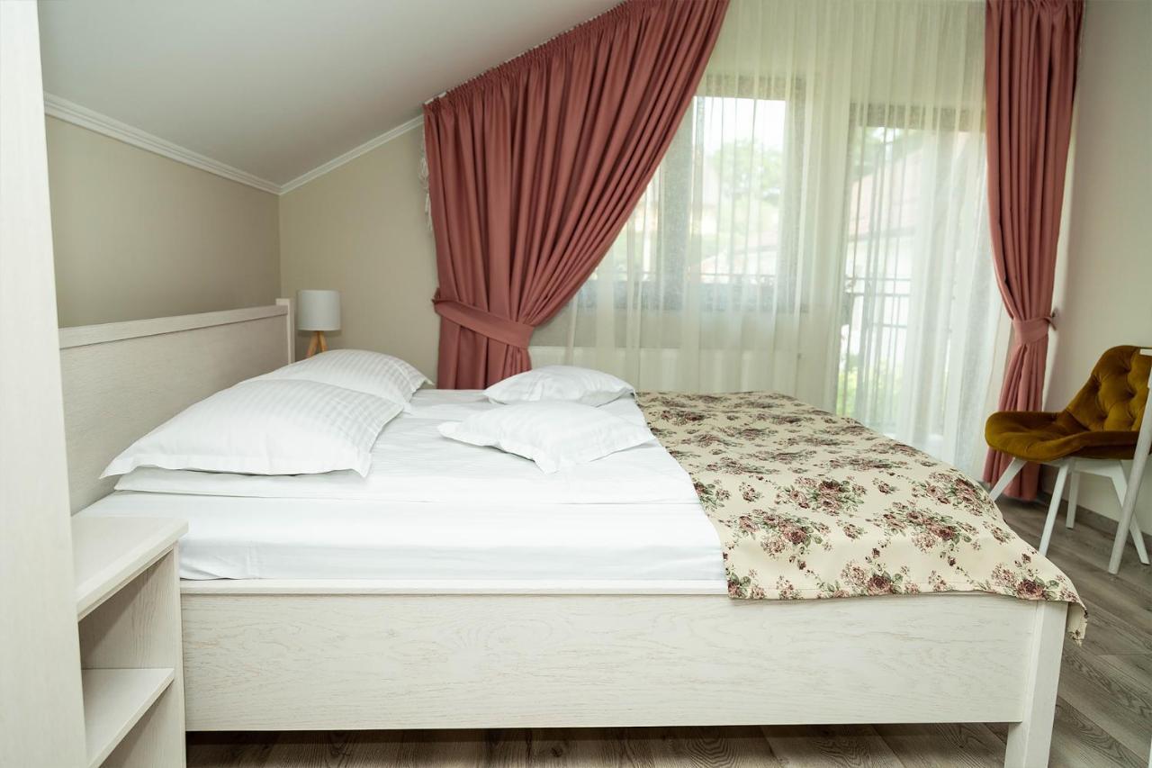Pensiunea Casablanca Reghin Exterior foto
