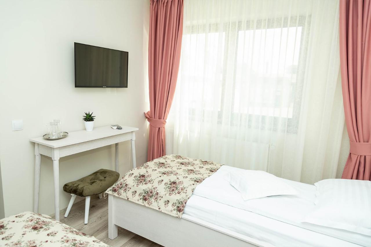 Pensiunea Casablanca Reghin Exterior foto